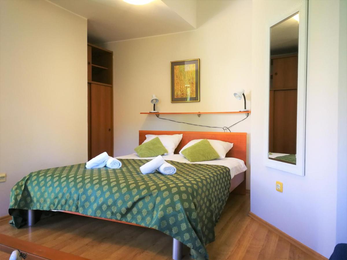 Apartments Bilic With Garden & Swimming Pool - 50M From The Beach Pjescana Uvala Ngoại thất bức ảnh