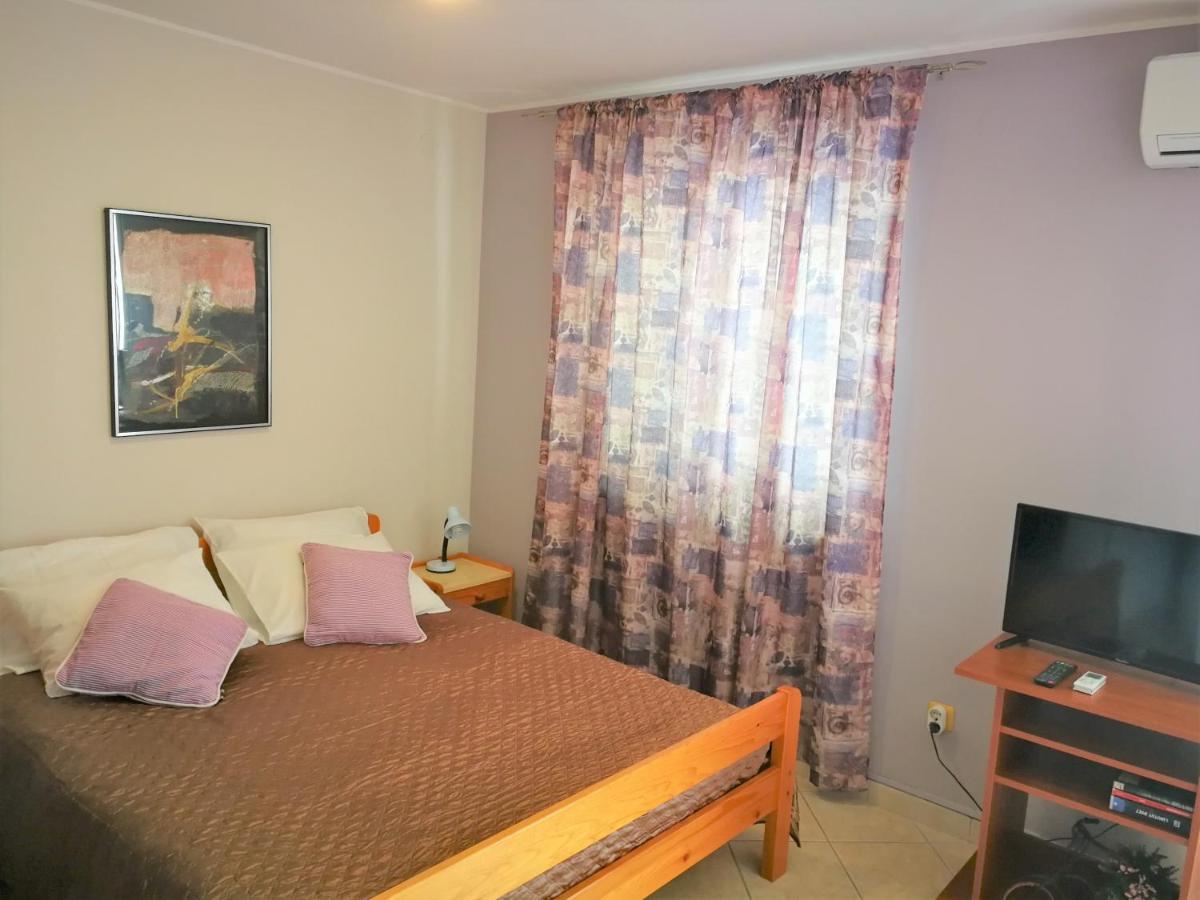 Apartments Bilic With Garden & Swimming Pool - 50M From The Beach Pjescana Uvala Ngoại thất bức ảnh